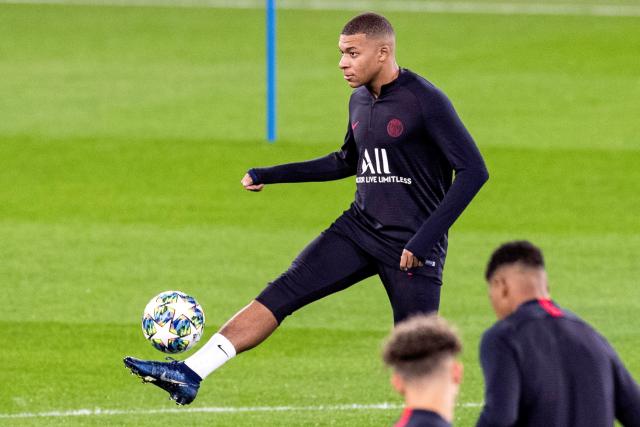 巴萨17岁小将面部受伤缝10针 赛后社交媒体晒图